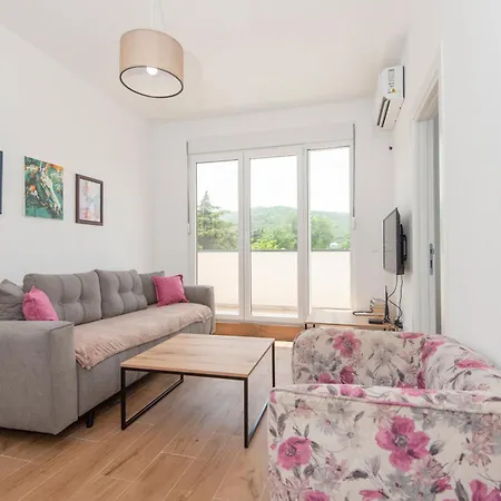 Apartments Olives & Roses Kotor Exterior photo